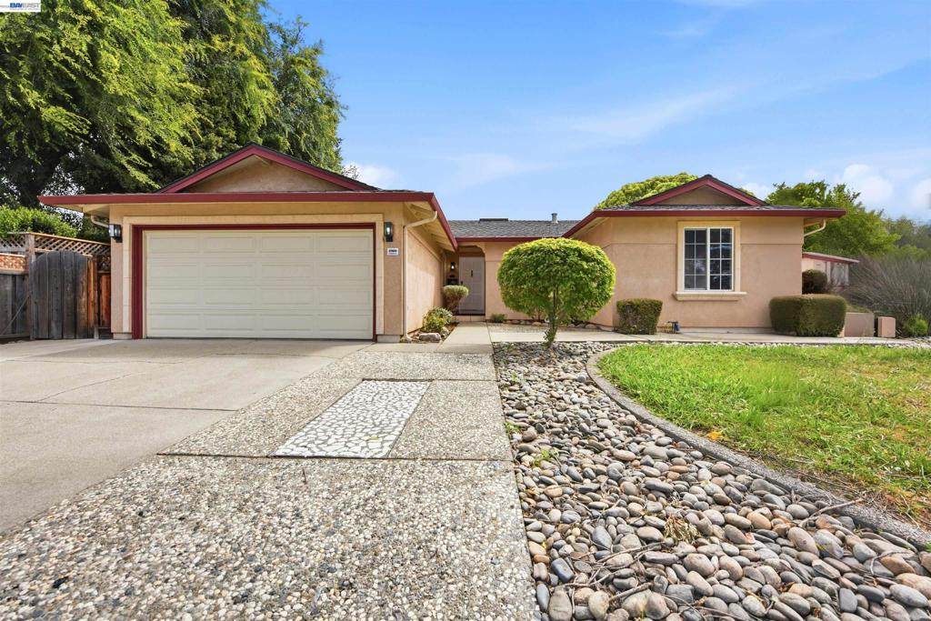 37658 Canterbury St - Photo 1