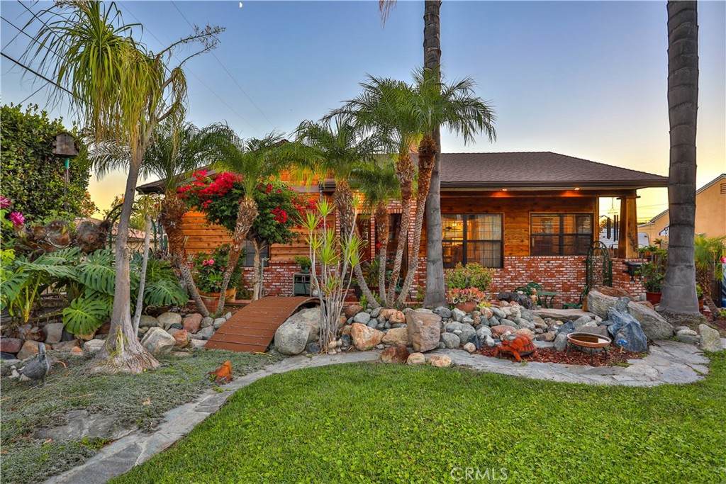 436 Oakdale Drive - Photo 1