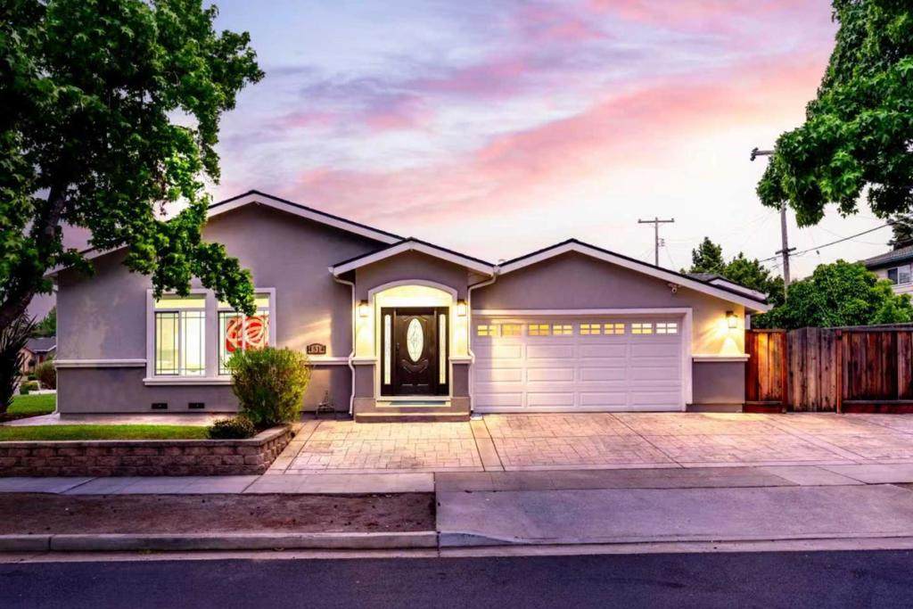 4514 Blackford Avenue - Photo 1