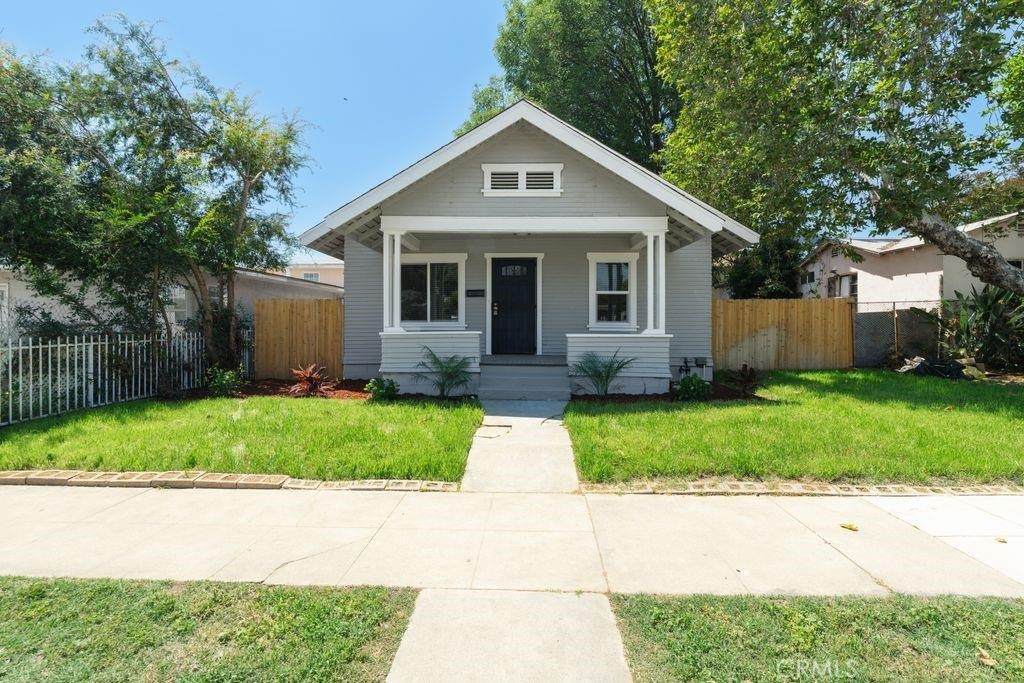 561 Washington - Photo 1
