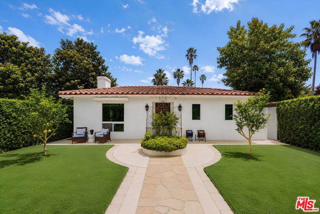 256 Doheny Drive - Photo 1