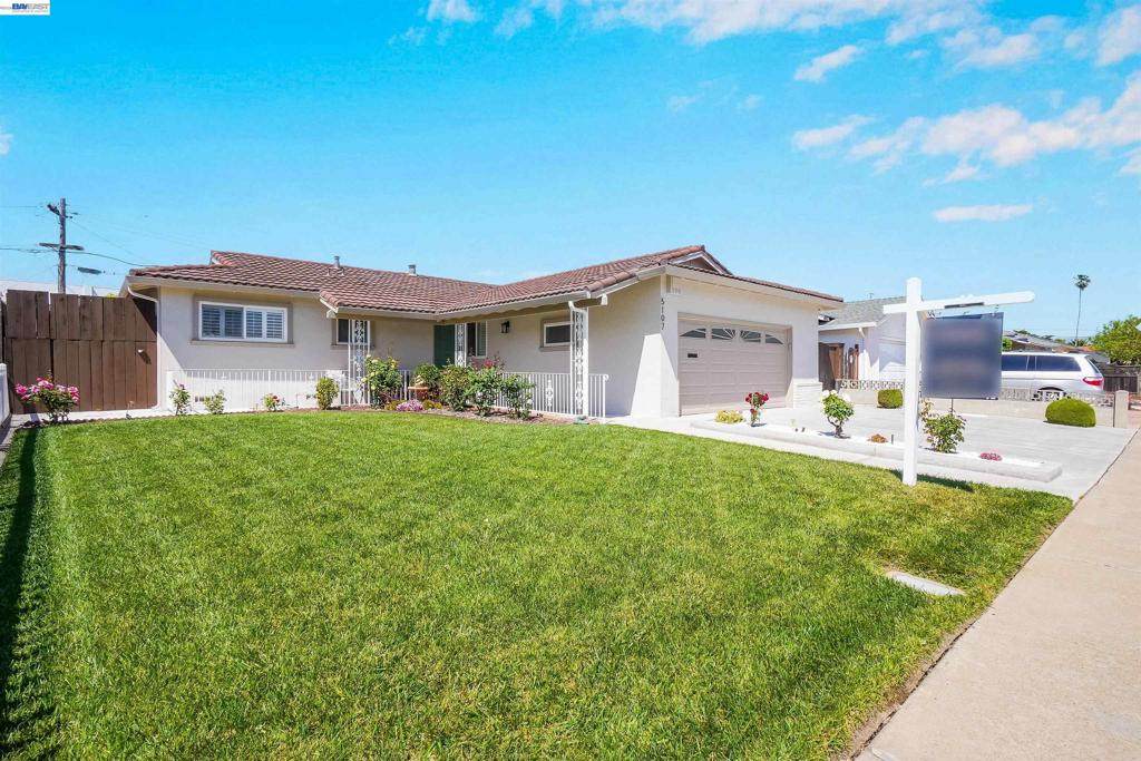 5107 Royal Palm Dr - Photo 1