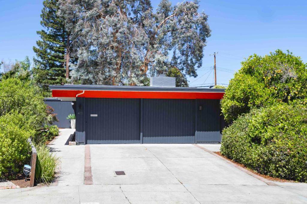 411 Adobe Place - Photo 1