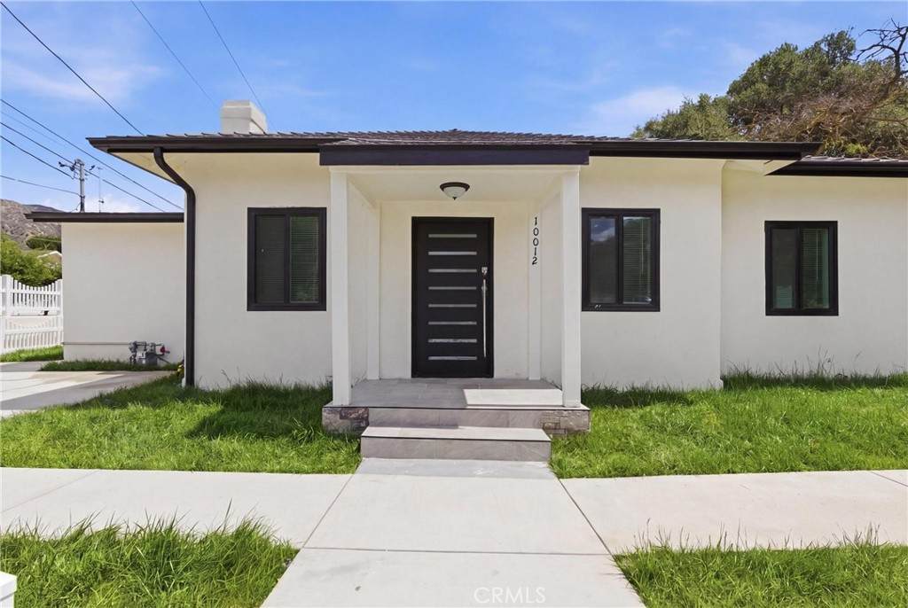 10012 Plainview Avenue - Photo 1