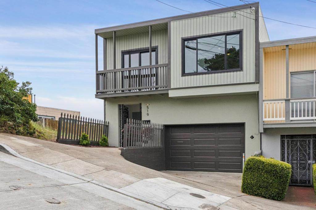 519 Orizaba Avenue - Photo 1