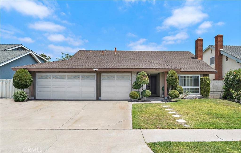 104 Carousel Street - Photo 1