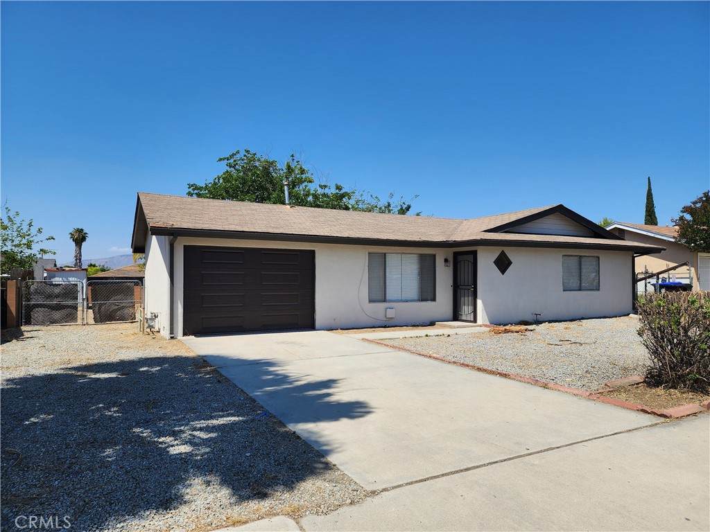 832 Stetson - Photo 1
