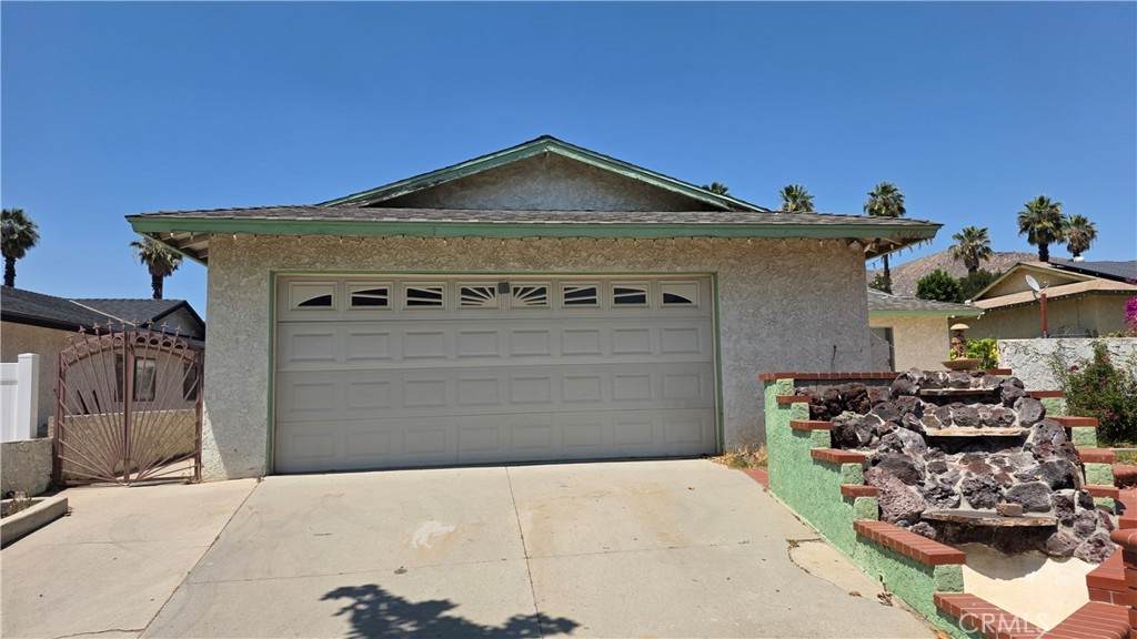 24800 Redcliff Court - Photo 1