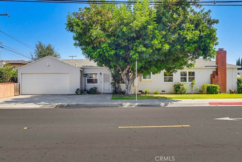 9602 Olive - Photo 1