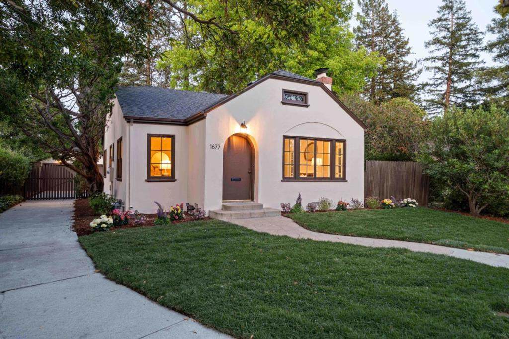 1677 Mariposa Avenue - Photo 1