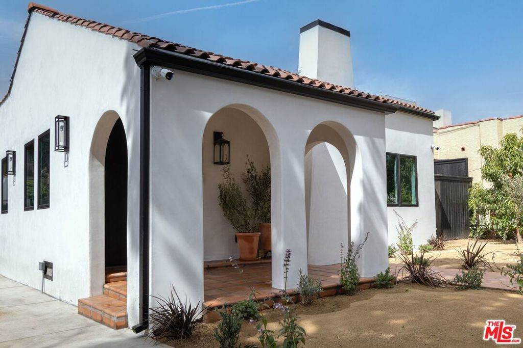 2101 Yosemite Drive - Photo 1