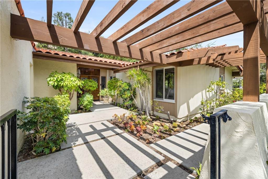 4011 Ellenita Avenue - Photo 1