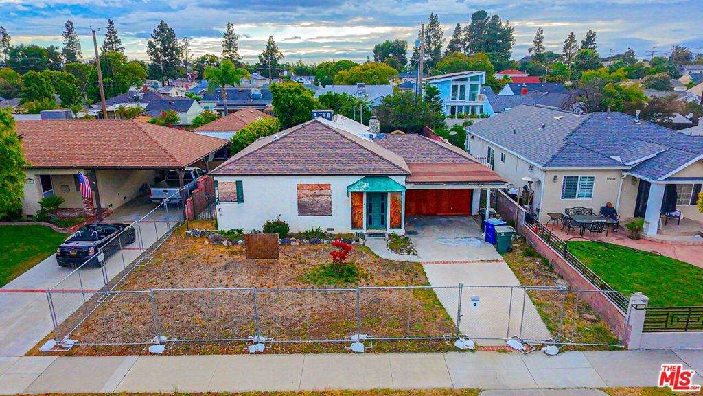1505 Naomi Street - Photo 1