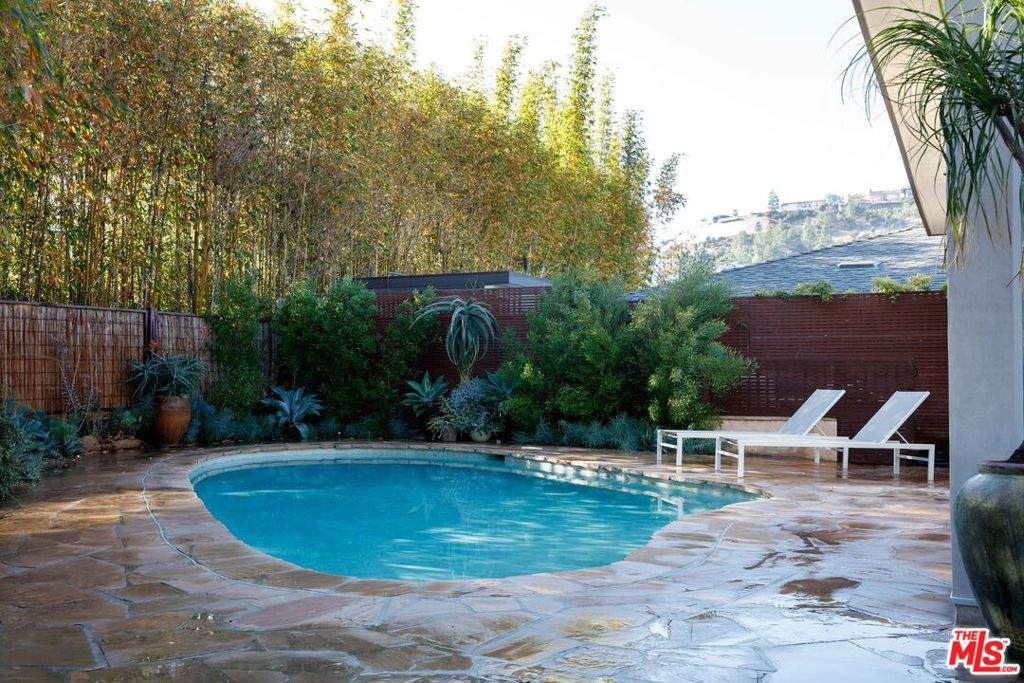 https://bt-photos.global.ssl.fastly.net/socal/orig_boomver_1_437403046-2.jpg