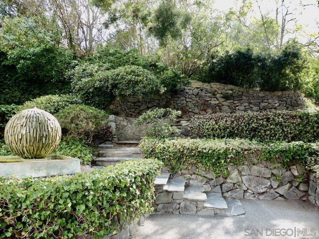 https://bt-photos.global.ssl.fastly.net/socal/orig_boomver_1_437421935-4.jpg
