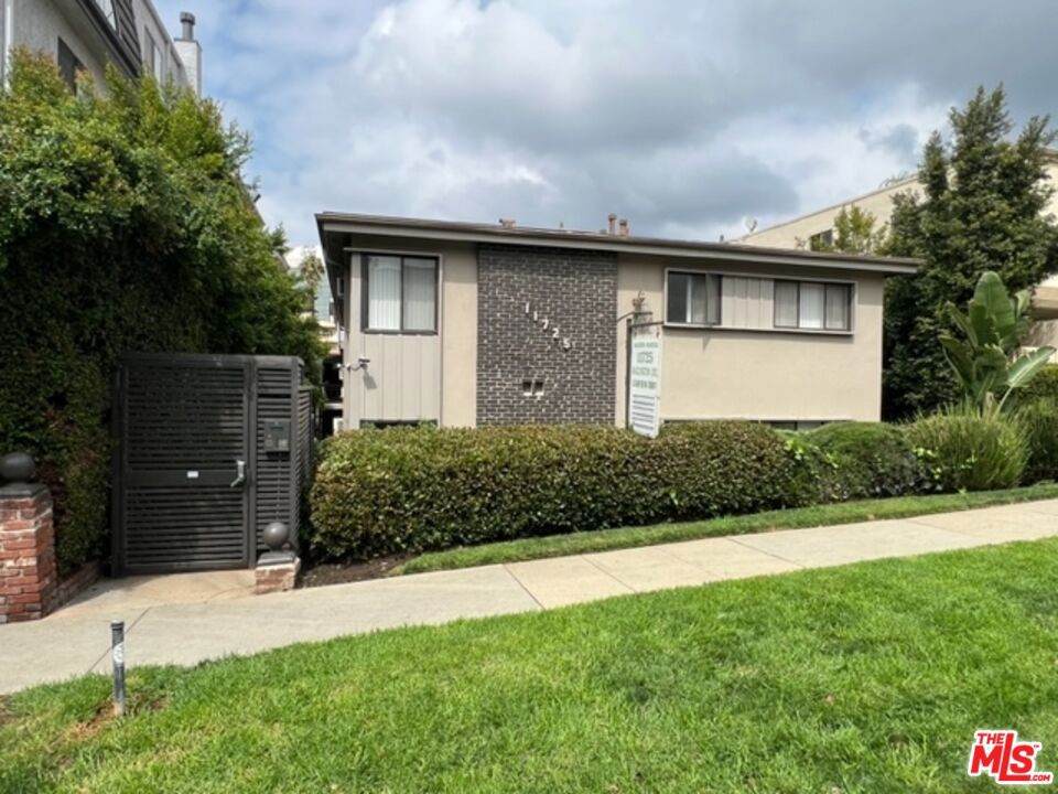 11725 Darlington Avenue - Photo 1