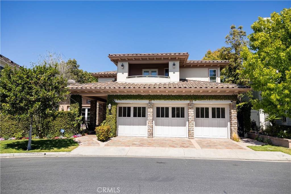 32 Gleneagles Drive - Photo 1
