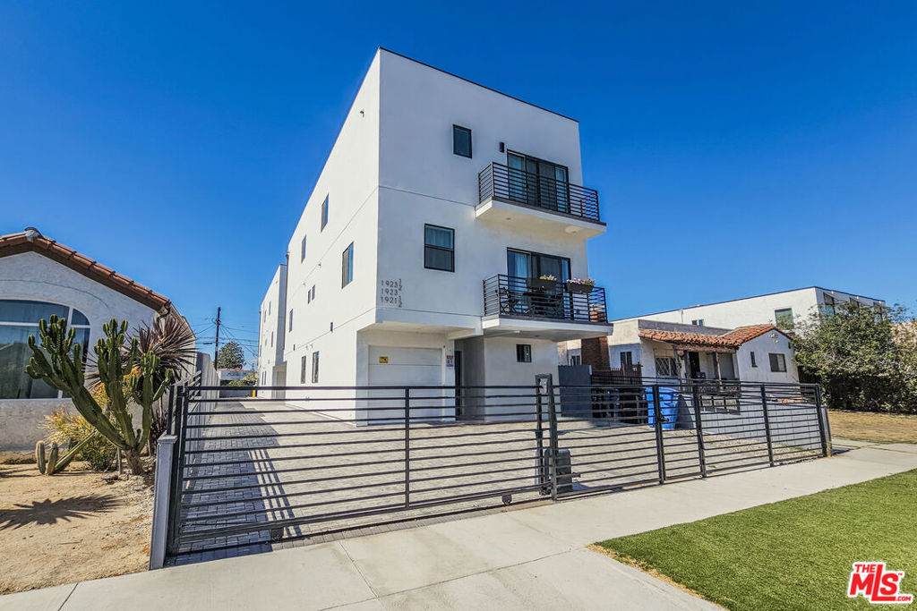 https://bt-photos.global.ssl.fastly.net/socal/orig_boomver_1_437465471-2.jpg