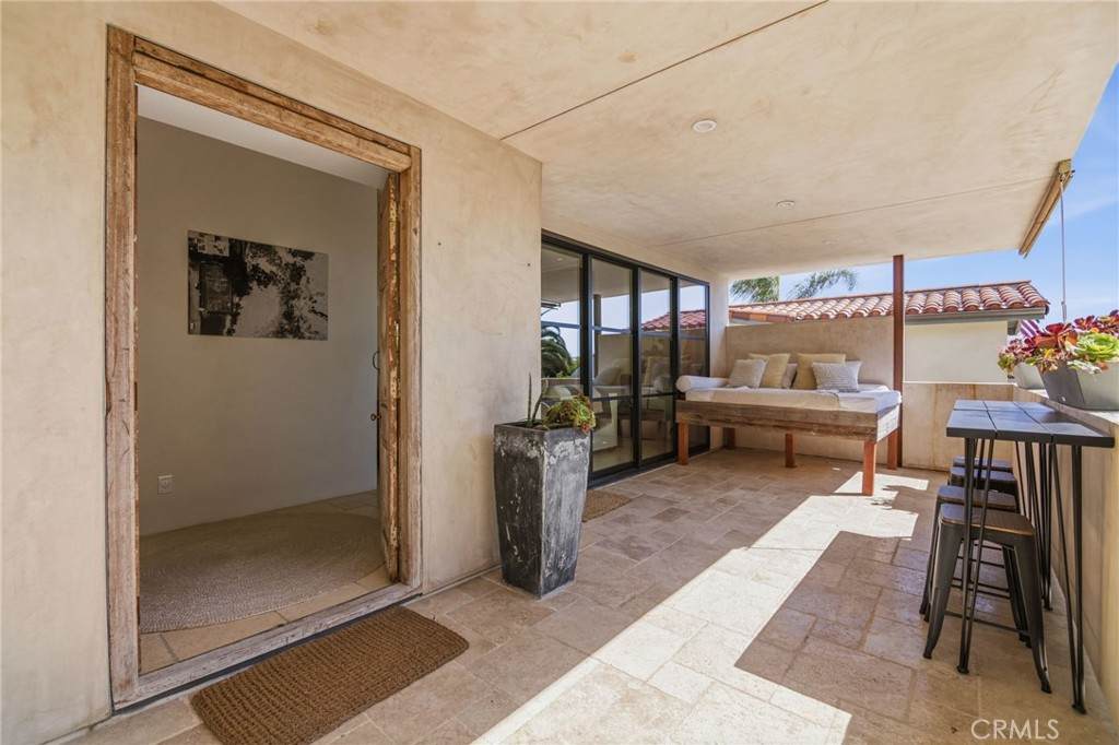 112 Avenida Cornelio - Photo 1