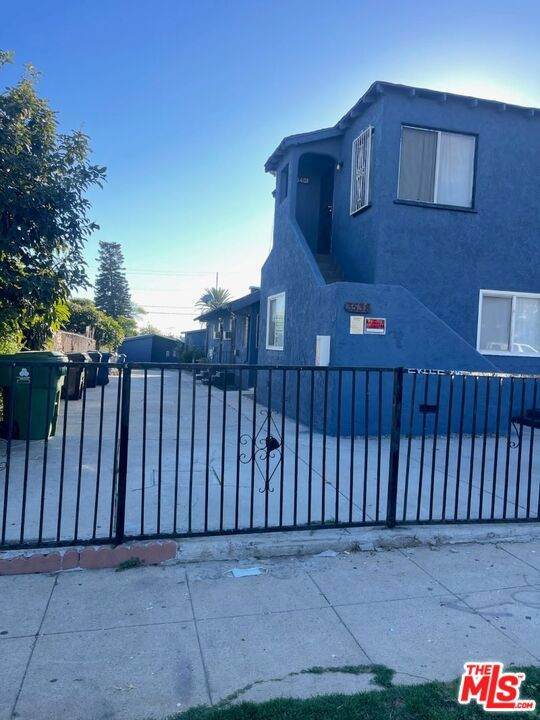 3538 Siskiyou Street - Photo 1