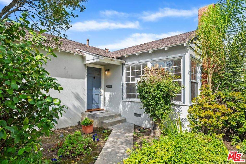 1019 Amherst Avenue - Photo 1
