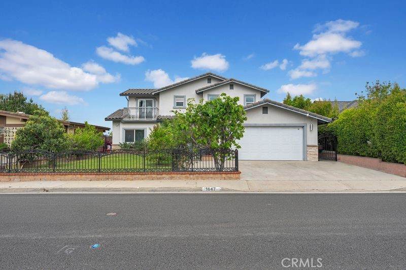 1647 Arriba Dr - Photo 1
