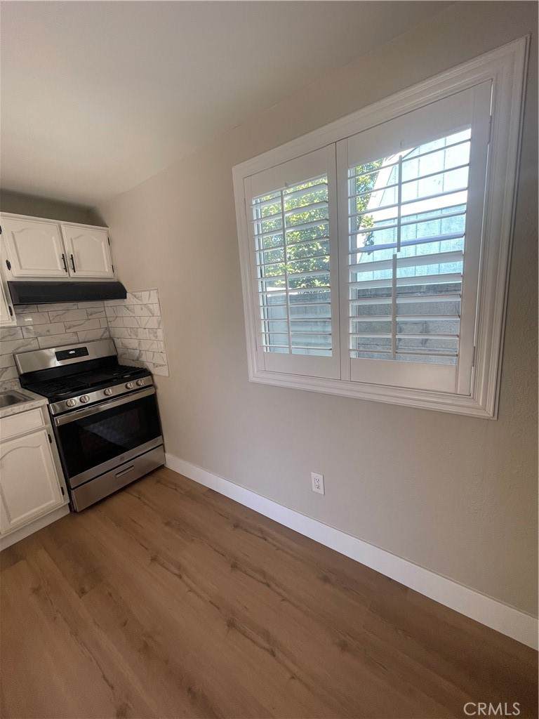 9702 Redfern - Photo 1