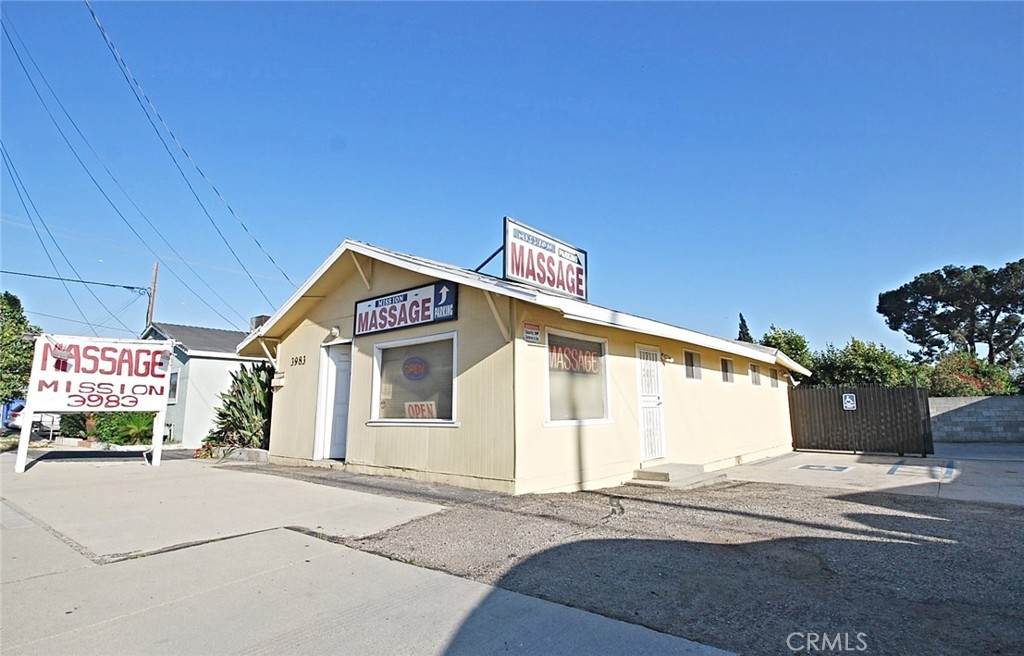 3983 Mission Boulevard - Photo 1