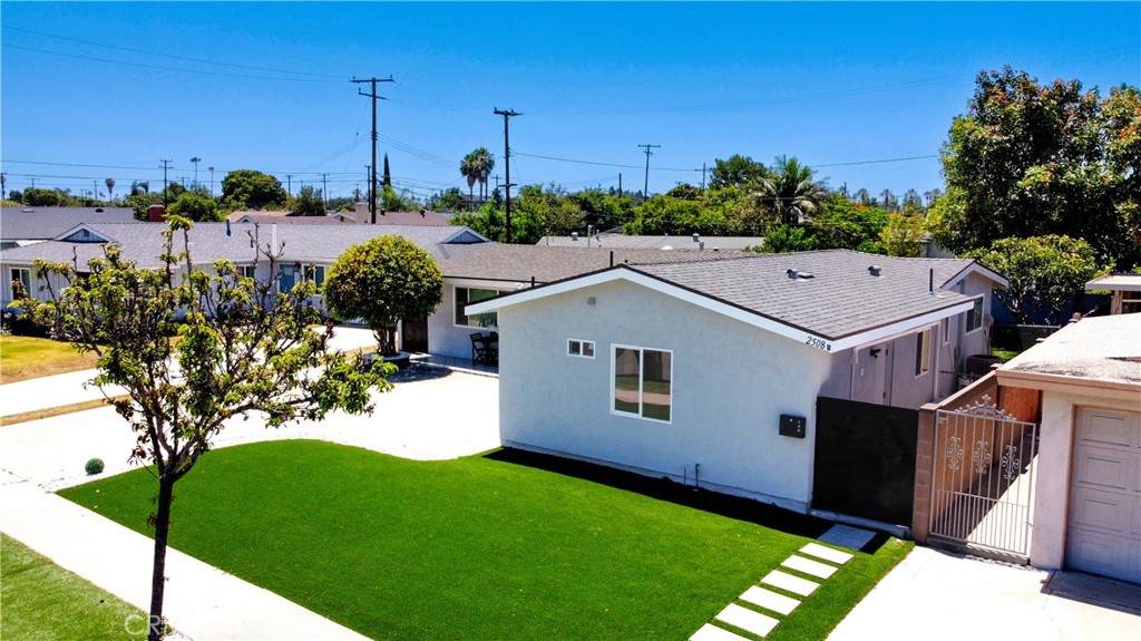 2508 Picadilly Way - Photo 1