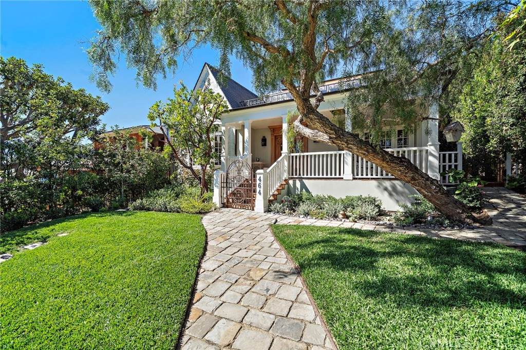464 Holly - Photo 1