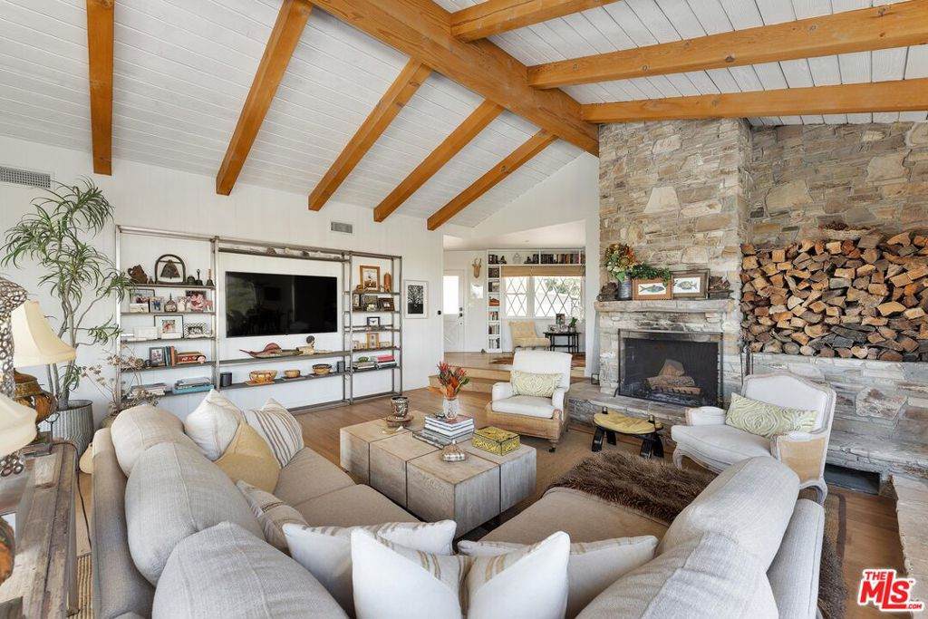 https://bt-photos.global.ssl.fastly.net/socal/orig_boomver_1_437762115-2.jpg