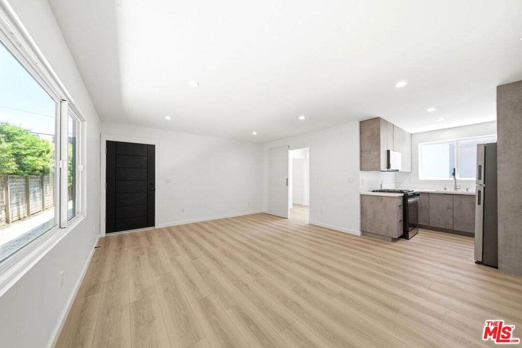 333 6th Avenue - Photo 1