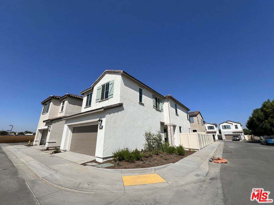 25198 Harmony Avenue - Photo 1