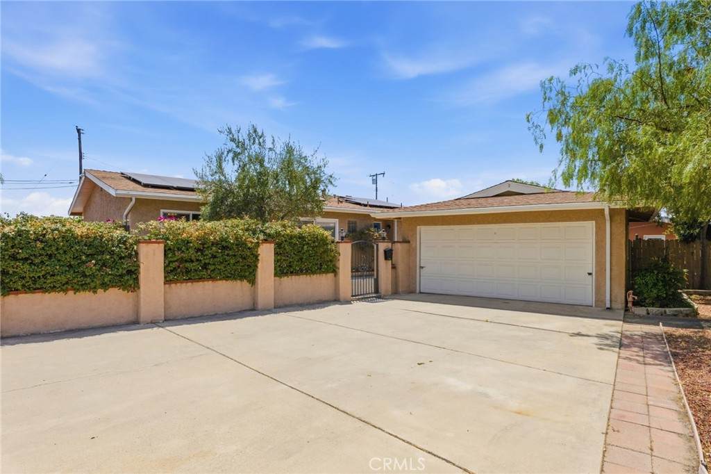 224 Mills - Photo 1