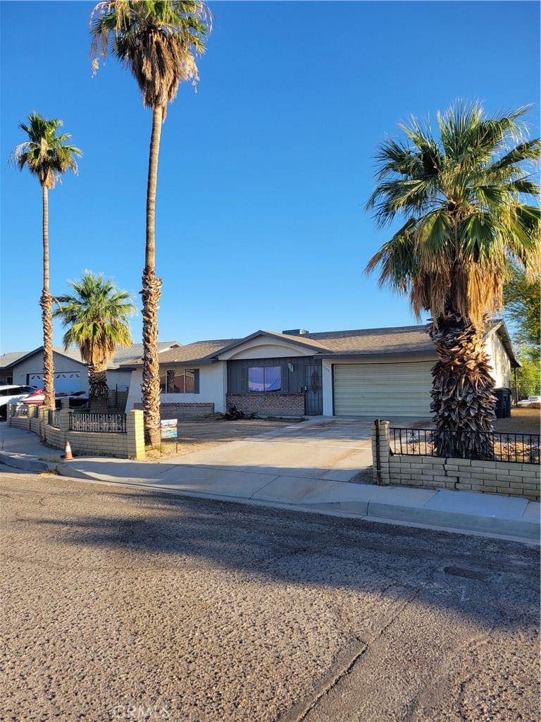 1340 Larchwood - Photo 1