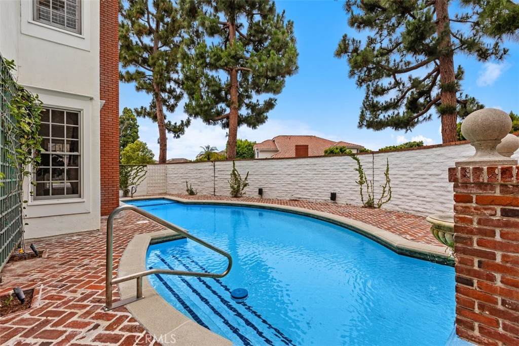 https://bt-photos.global.ssl.fastly.net/socal/orig_boomver_1_439525848-2.jpg
