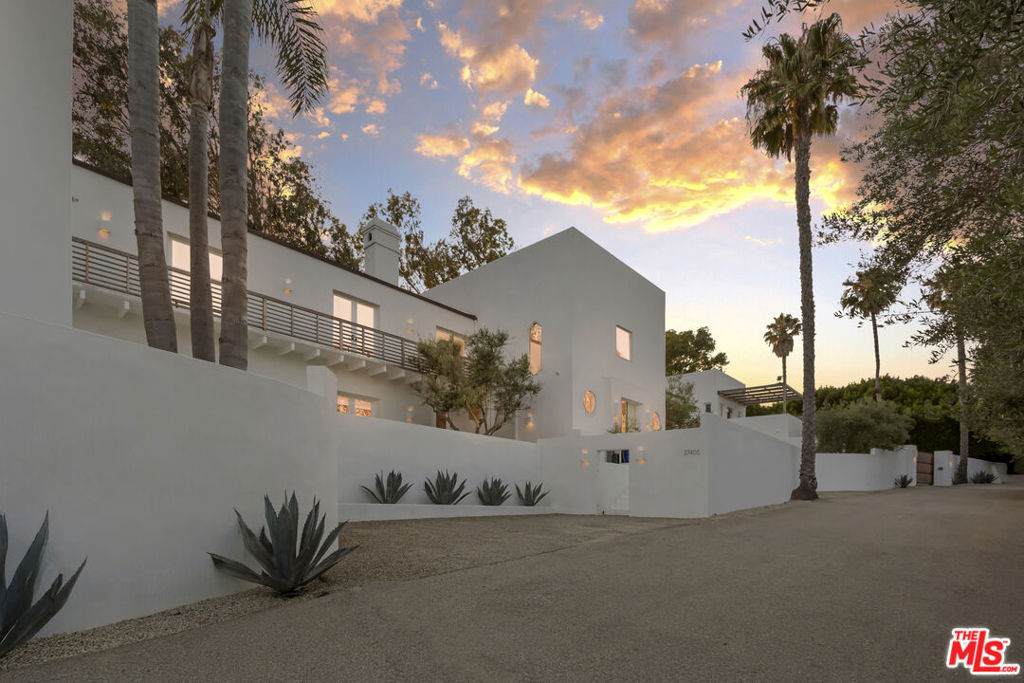 https://bt-photos.global.ssl.fastly.net/socal/orig_boomver_1_439555058-2.jpg