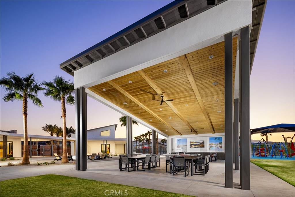 https://bt-photos.global.ssl.fastly.net/socal/orig_boomver_1_439590576-2.jpg
