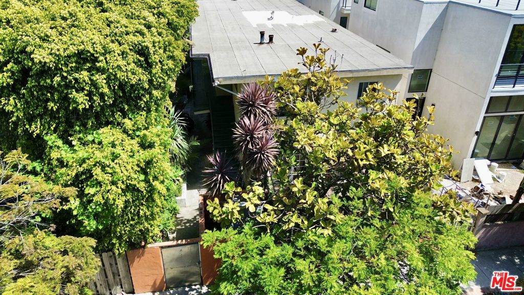 512 Westminster Avenue - Photo 1