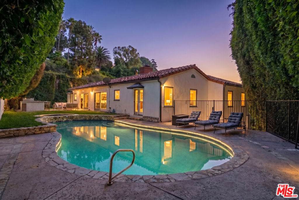 https://bt-photos.global.ssl.fastly.net/socal/orig_boomver_1_439972843-2.jpg