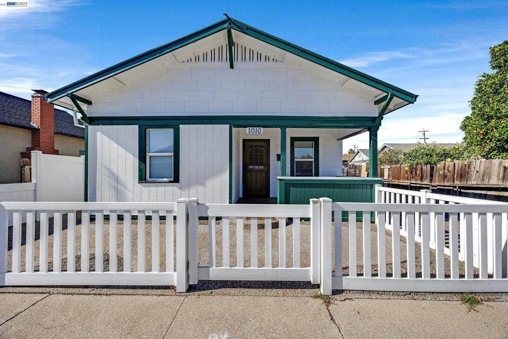 1010 4Th St - Photo 1