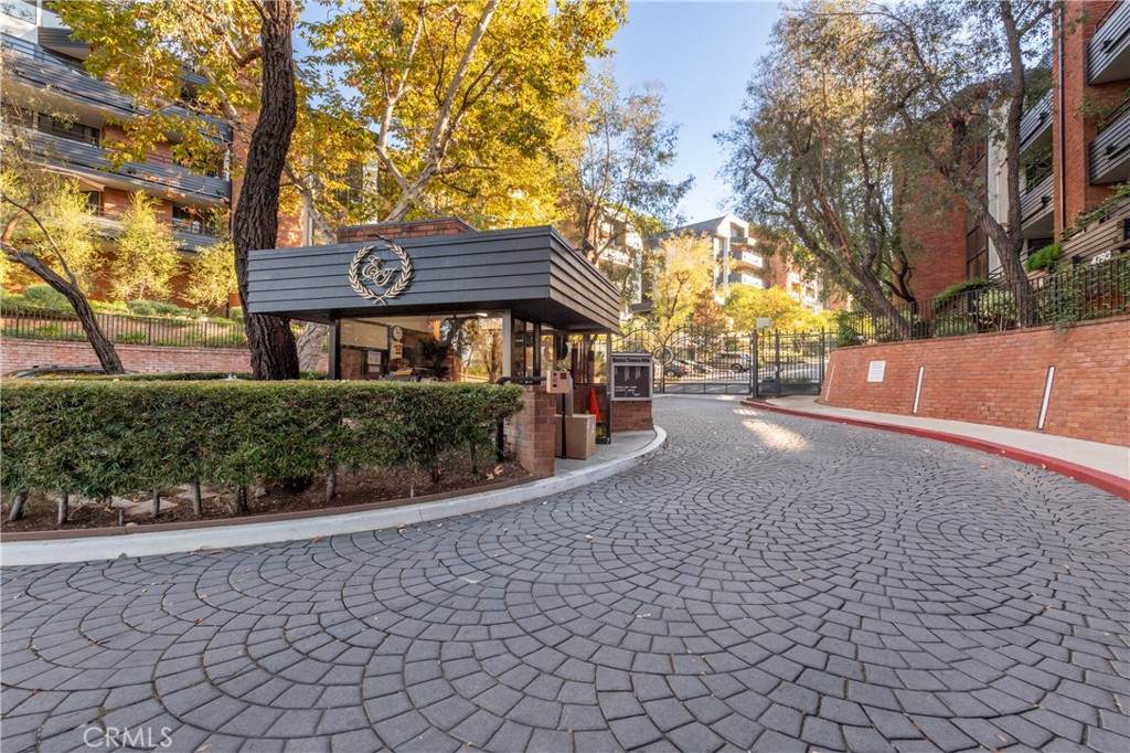 4774 Park Encino - Photo 1