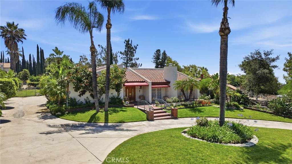 5633 Mayberry - Photo 1