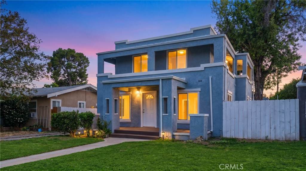 2112 Pershing Avenue - Photo 1