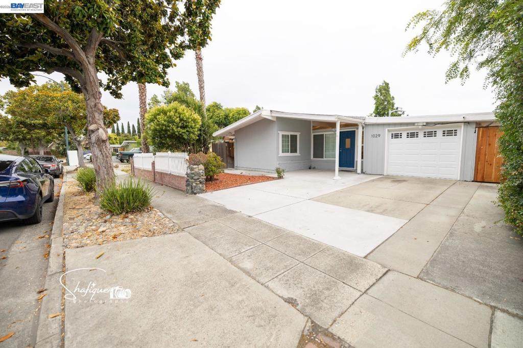 1029 Blazingwood Dr - Photo 1