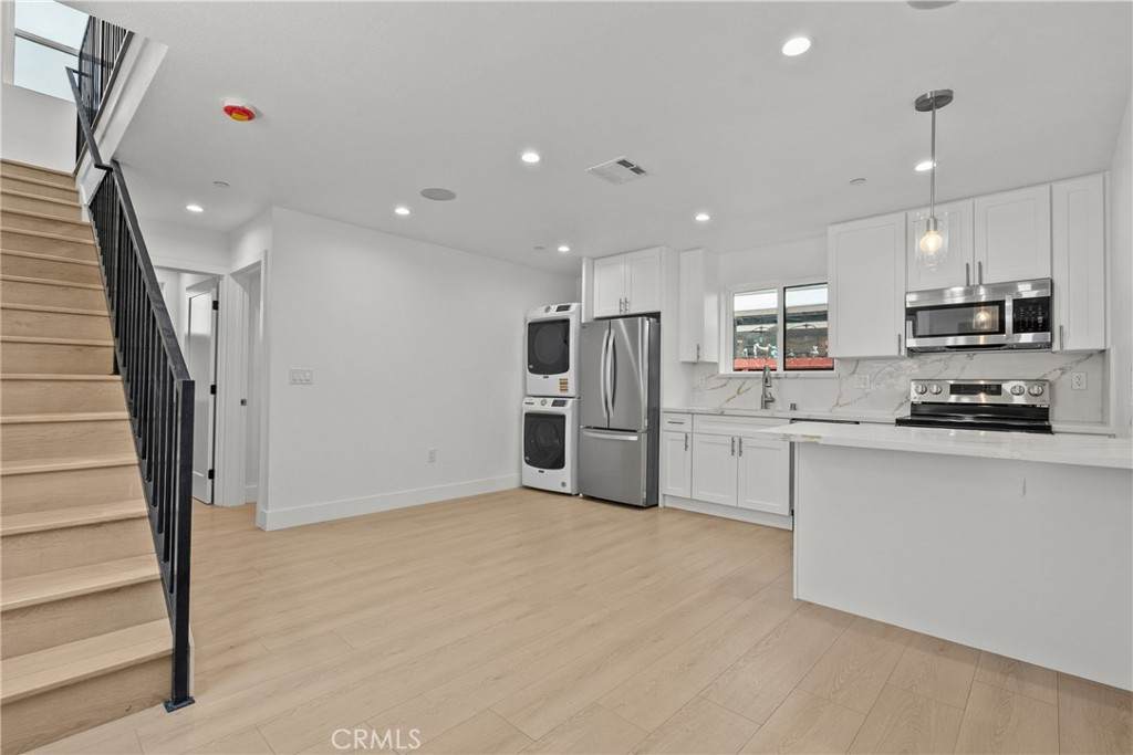 322 Leslie Way - Photo 1
