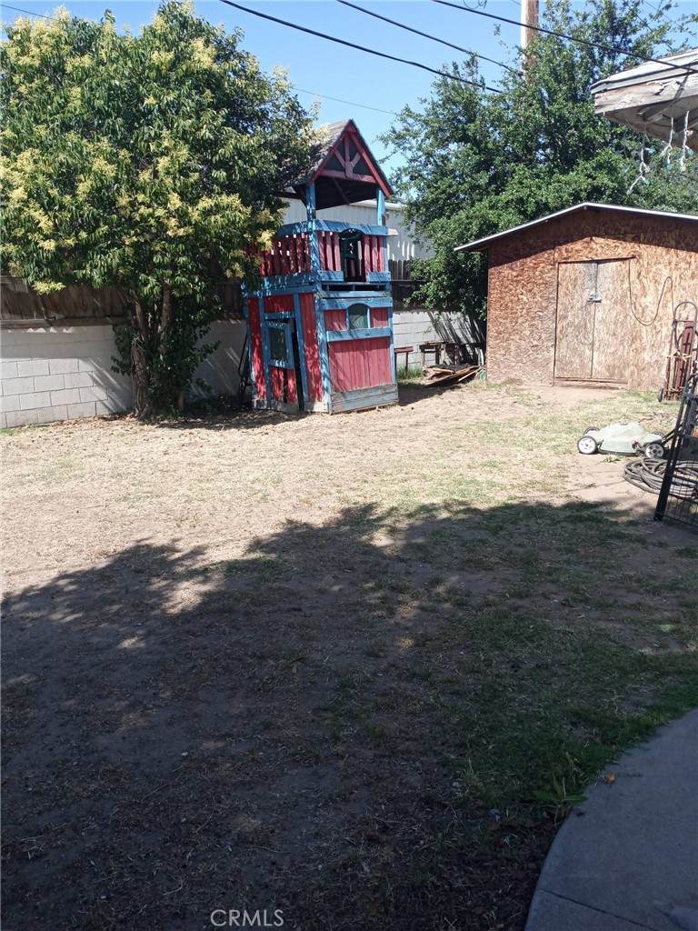 2619 Buckingham - Photo 1