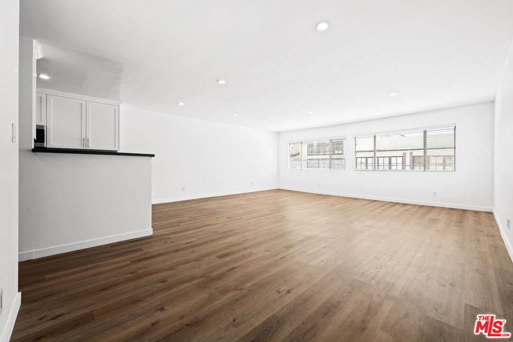 136 Palm Drive - Photo 1