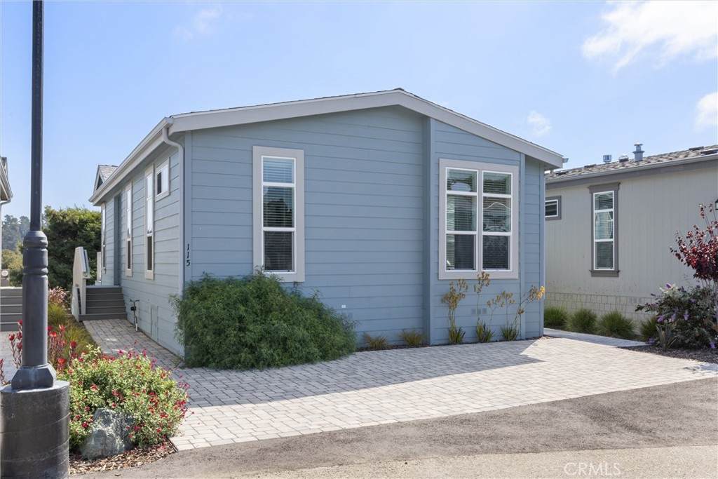1460 Main - Photo 1