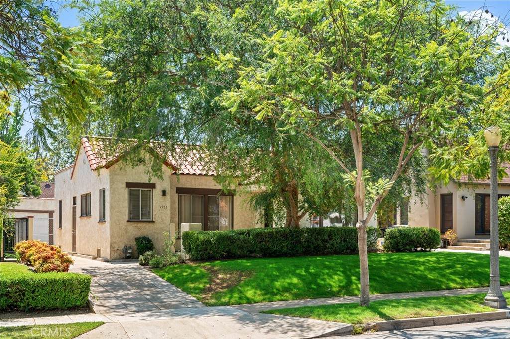 1953 Los Robles - Photo 1
